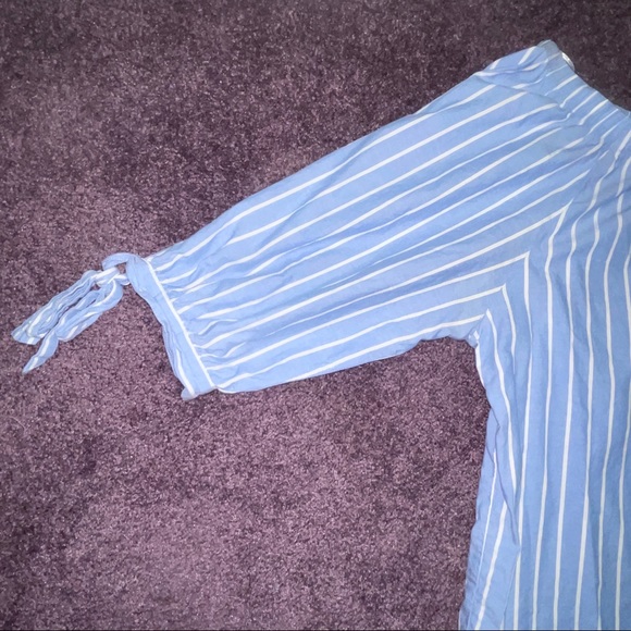 H&M Off Shoulder Top - Picture 2 of 2